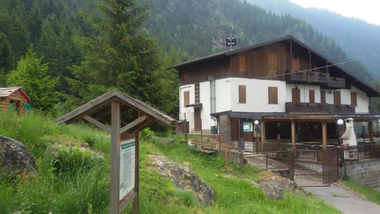 Hotel Rifugio Stella Alpina Saviore dell'Adamello Esterno foto