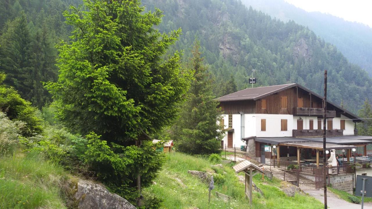 Hotel Rifugio Stella Alpina Saviore dell'Adamello Esterno foto