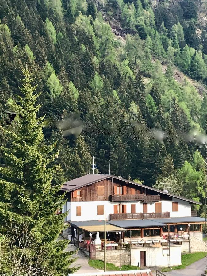 Hotel Rifugio Stella Alpina Saviore dell'Adamello Esterno foto
